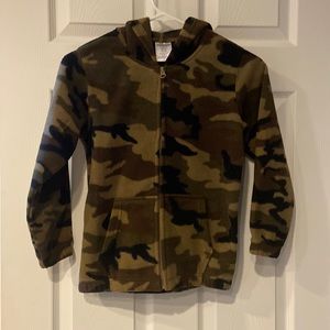 Boy’s camo zip up fleece. Size large
